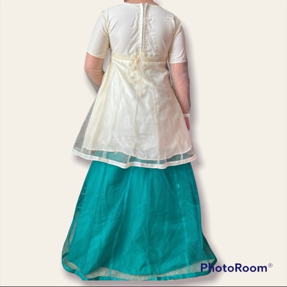 Pakistani 2 pcs Girls Luxurious Designer Lengha - Picture 3 of 3